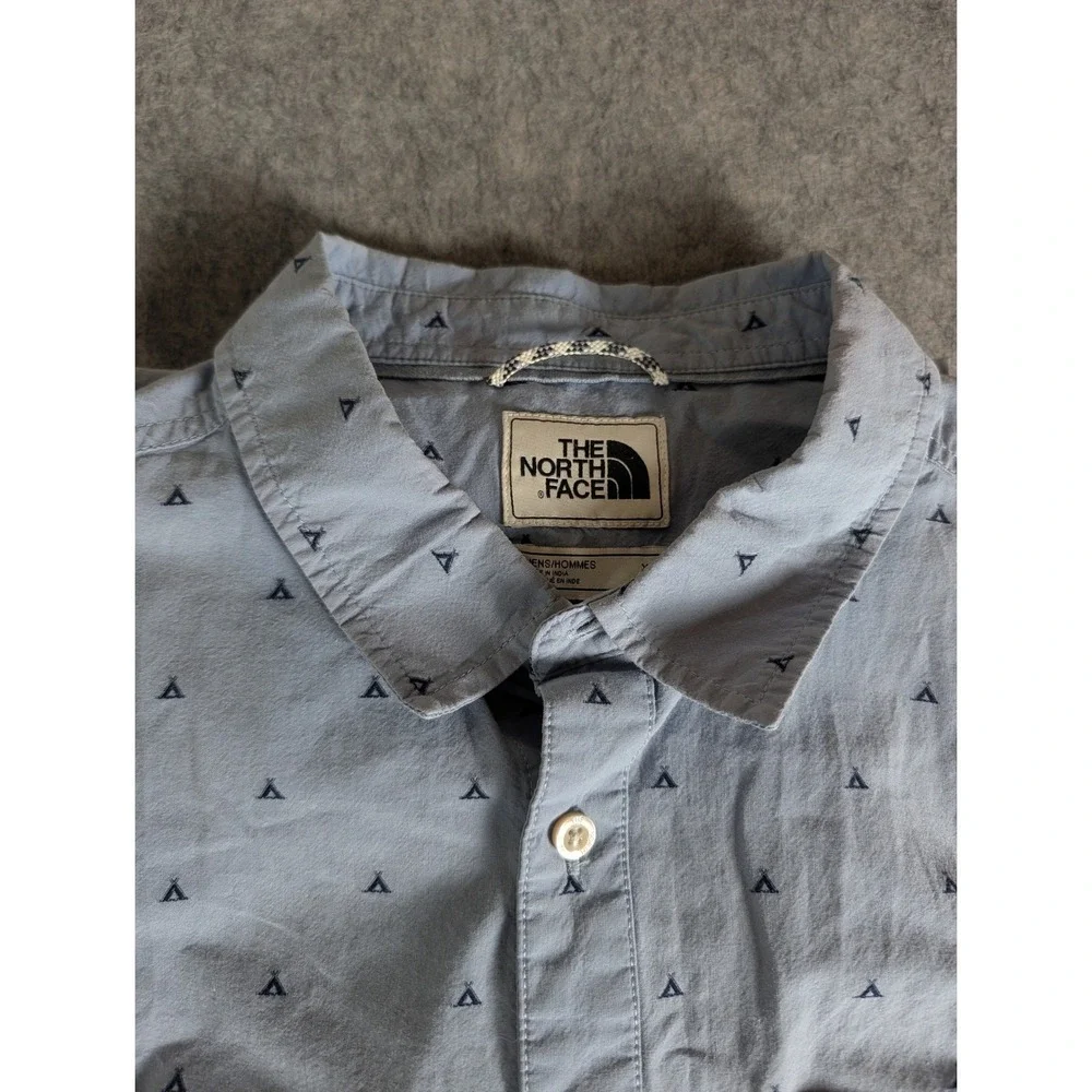 The North Face Mens Short Sleeve Button Down Shirt Blue Teepee Print XL‎